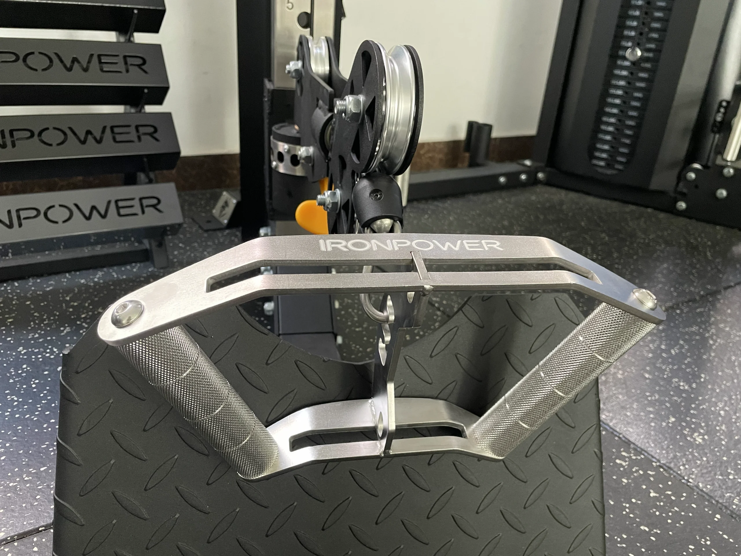 ACS1008-1 Close Grip Multi Angle Cable Attachment - Image 2